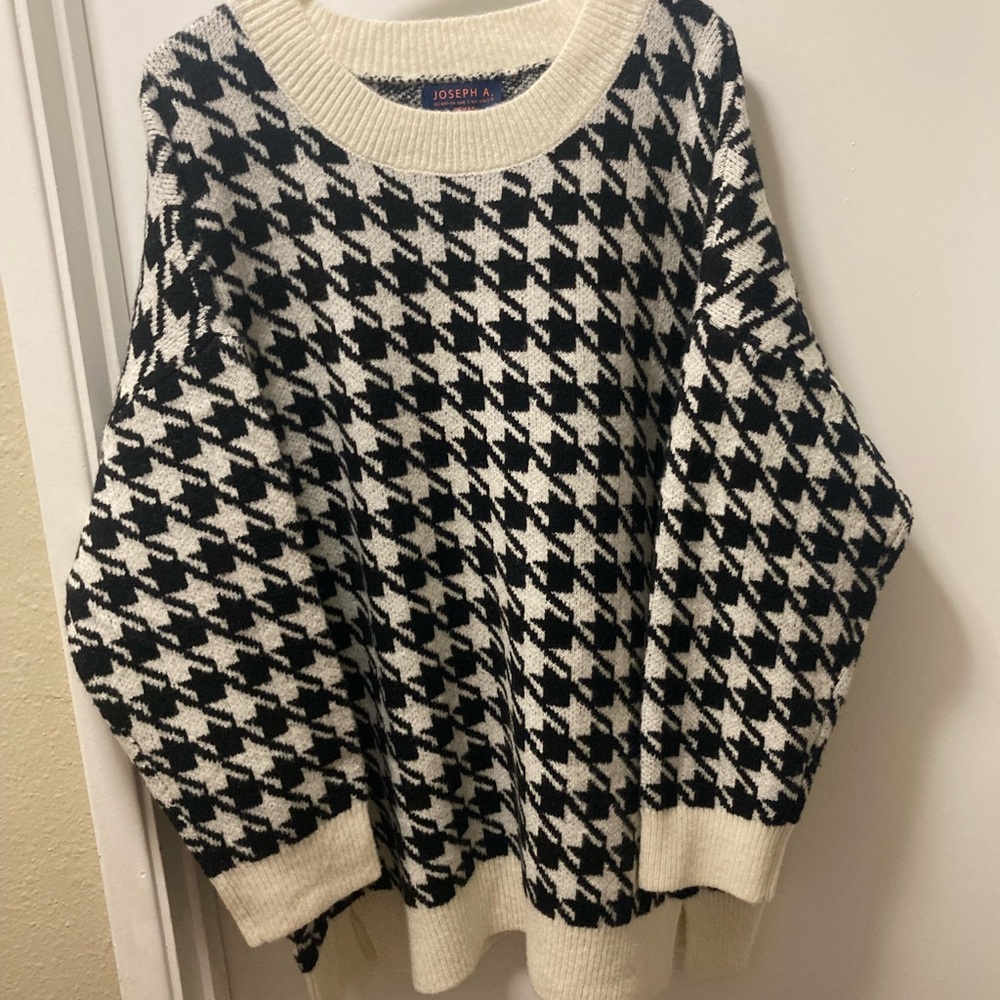 Joseph A Monochrome Houndstooth Sweater